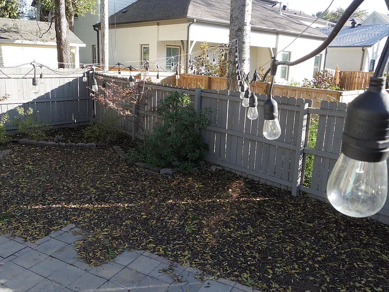 805 Acton Ave — Photo 15
