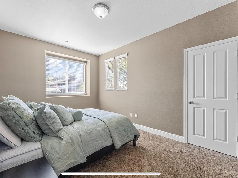 701 Rolling Green Dr — Photo 14