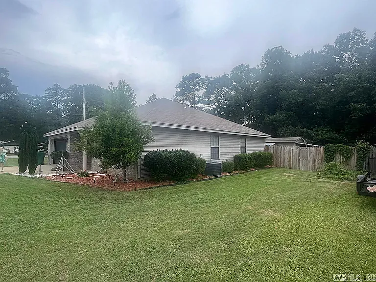 9914 Merlot Ln — Photo 16