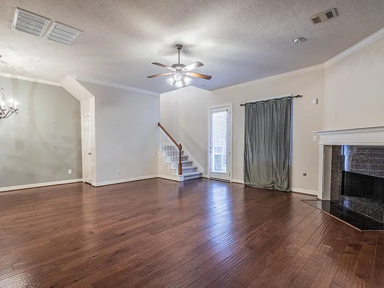 10623 Wallingford Pl — Photo 3