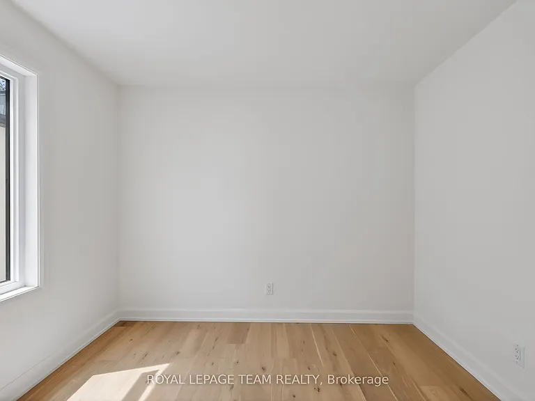 608 Tweedsmuir Ave #A — Photo 22