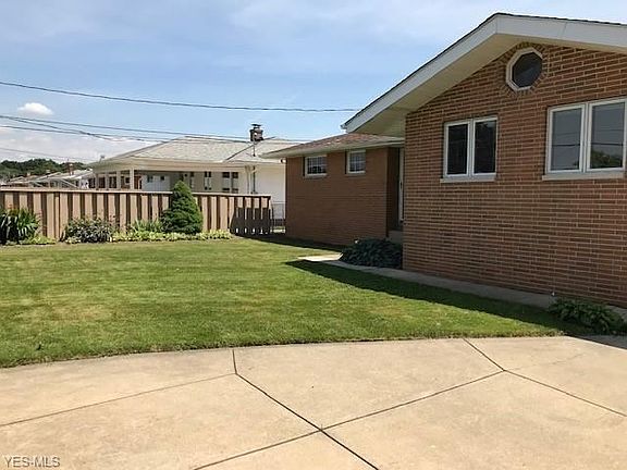 3rd image of 217 E Parkleigh Dr