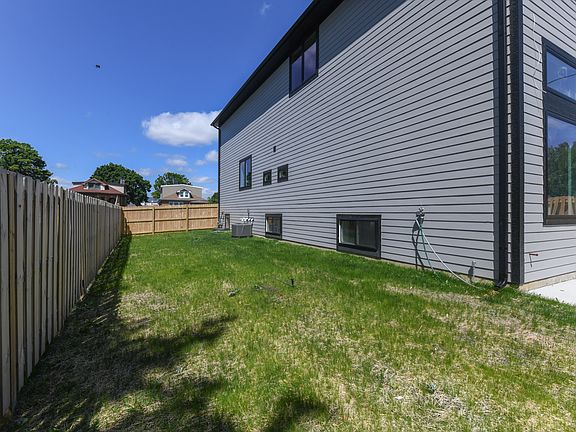 3rd image of 4333 Emerson Ave