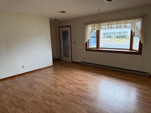 4th image of 559 N Greenfield Dr