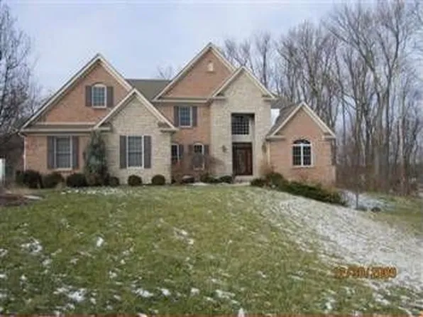 1886 Devils Backbone Rd, Cincinnati, OH 45233