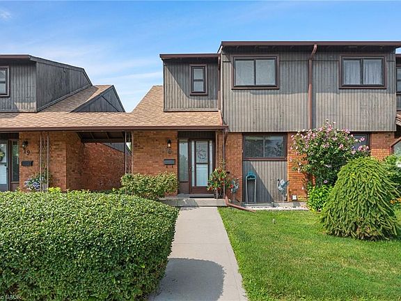 2nd image of 49 Peel St E #20