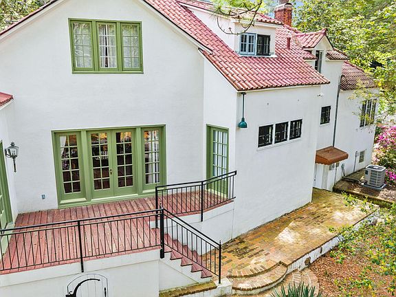 4th image of 650 E Indiana Avenue
