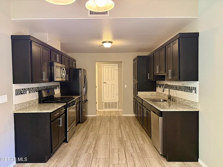 15005 Dream Ct — Photo 4