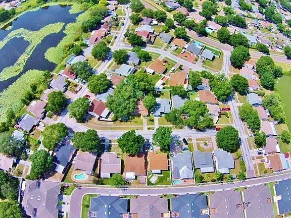 2nd image of 7027 Briarhill Ct