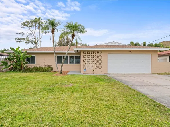 797 45th Ave NE, Saint Petersburg, FL 33703