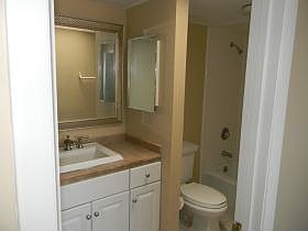 4th image of 1701 1st St N APT 9B