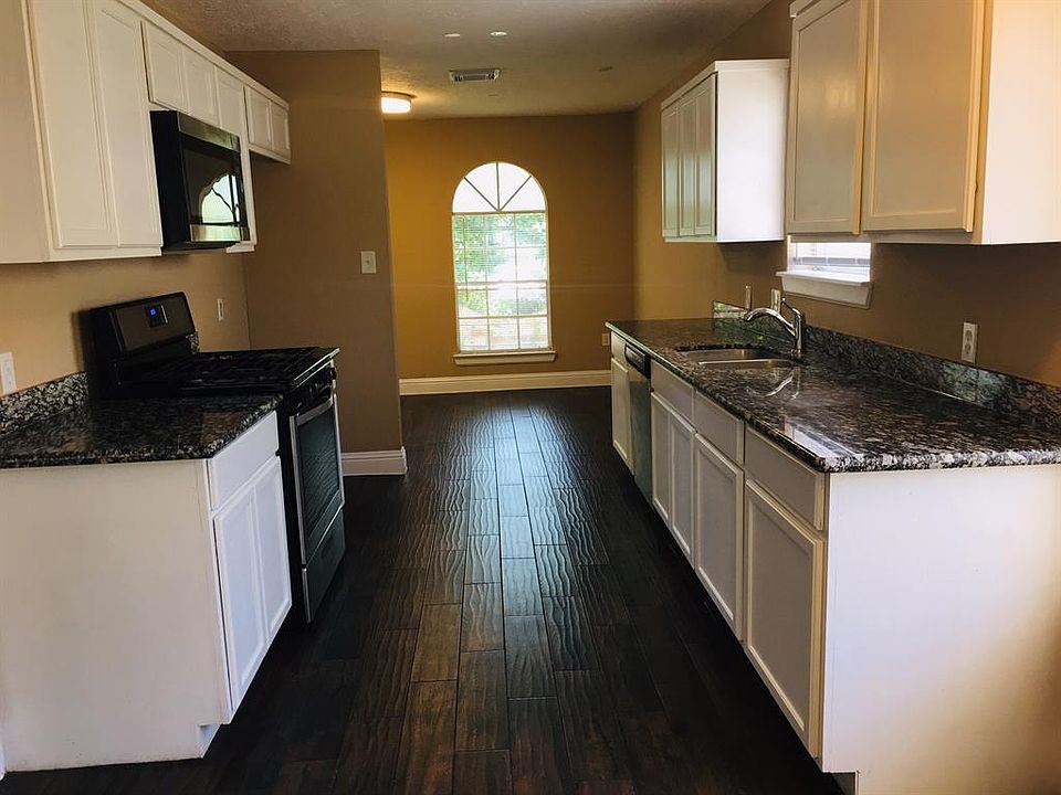 2nd image of 10015 Cantertrot Dr