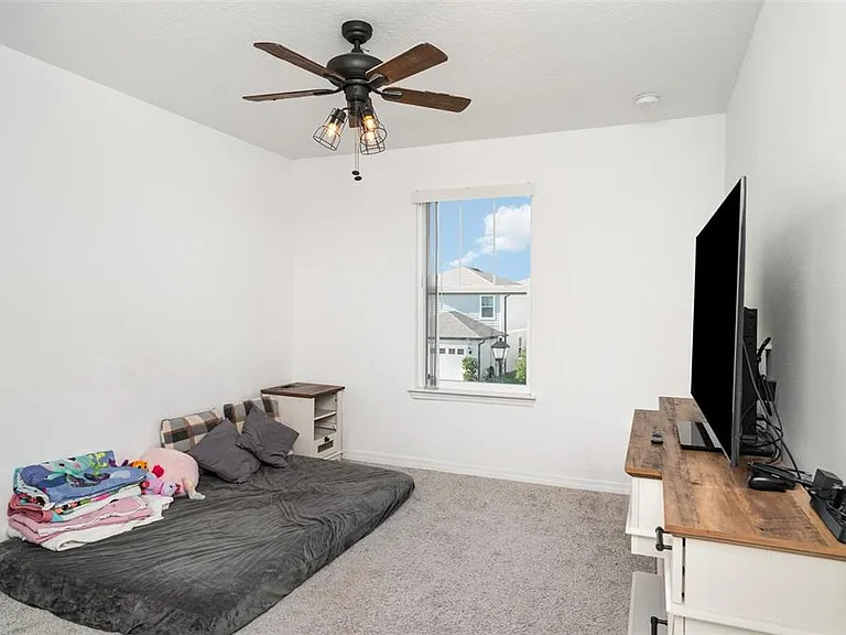 465 Waterford Dr — Photo 33