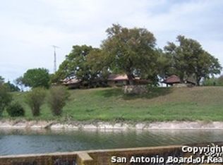 187 Light Foot Ln, Blanco, TX 78606