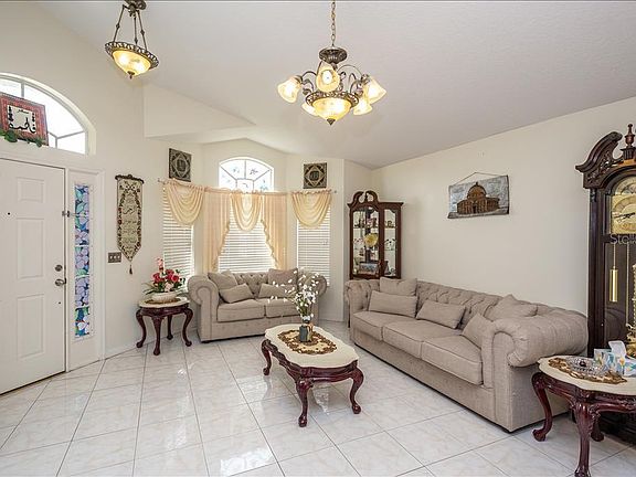 2nd image of 4900 Hook Hollow Cir