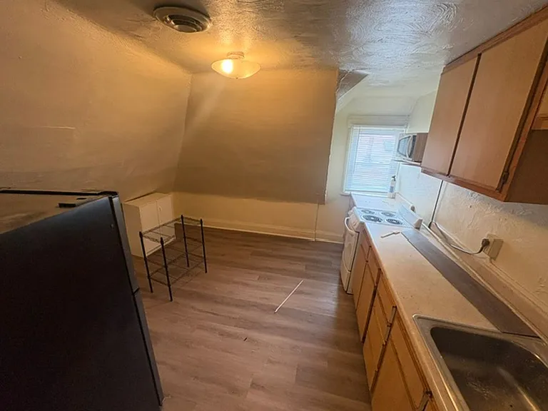 340 N Craig St — Photo 13