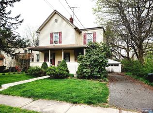 136 Spring St, Leonia, NJ 07605