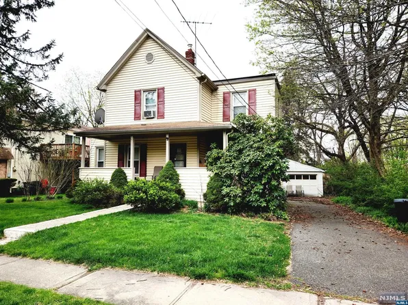 136 Spring St, Leonia, NJ 07605
