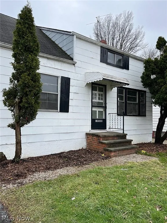 19508 Fairway Ave photo 1