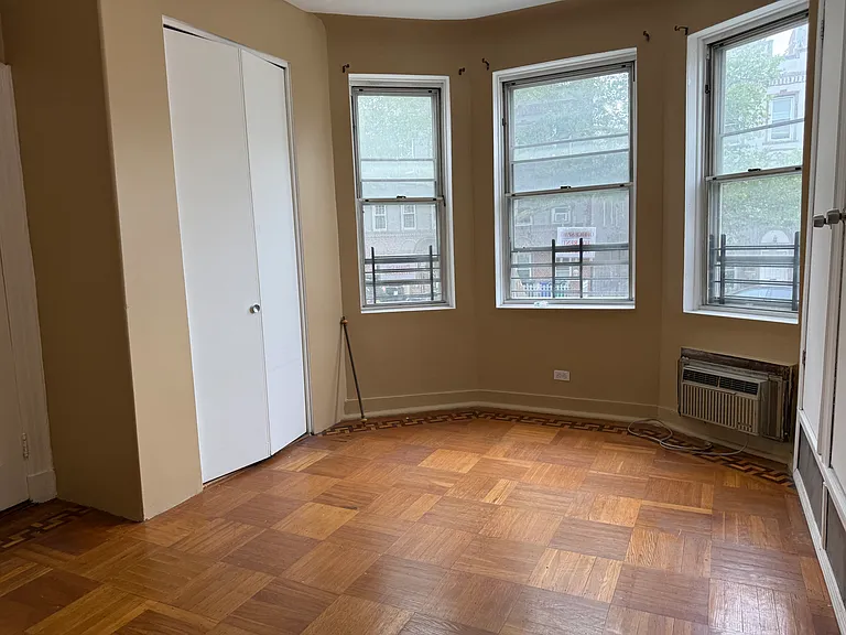 1344 Purdy St #1 — Photo 3