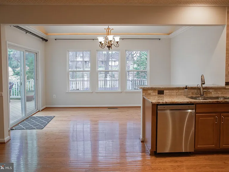 18136 Prestwick Ter — Photo 14
