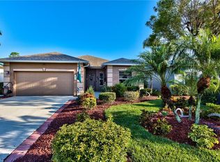 273 Stanhope Cir, Naples, FL 34104