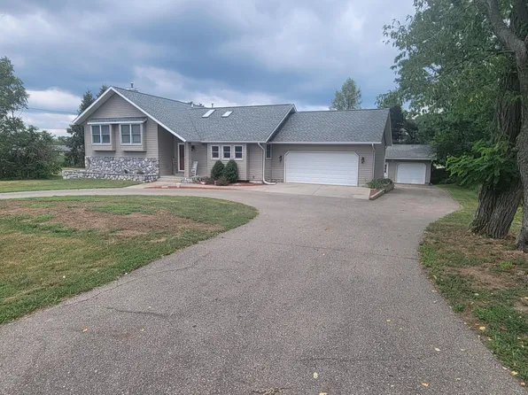 1055 Miller Rd, Plainwell, MI 49080