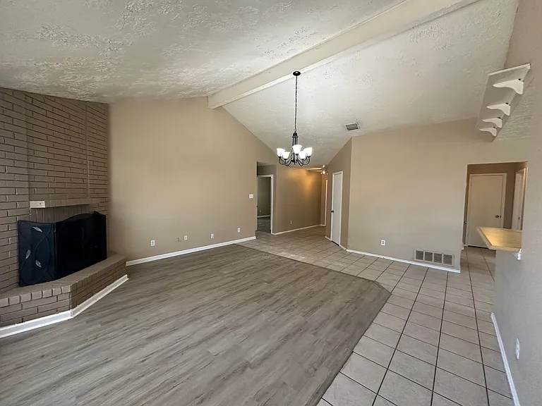 4045 Cavalry Dr — Photo 8