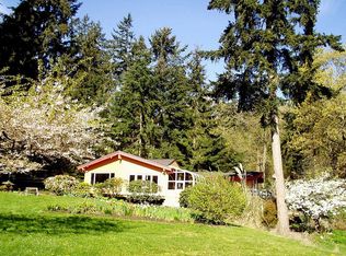 11806 SW Shawnee Rd, Vashon, WA 98070