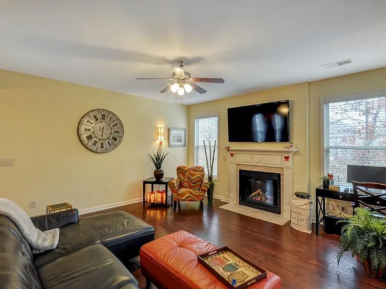6035 Falls Landing Dr — Photo 13