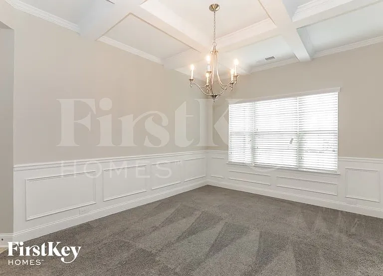 2115 Farmdale Ct — Photo 3