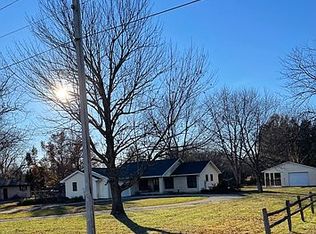 26592 Shake Rag Rd, Danville, IL 61834