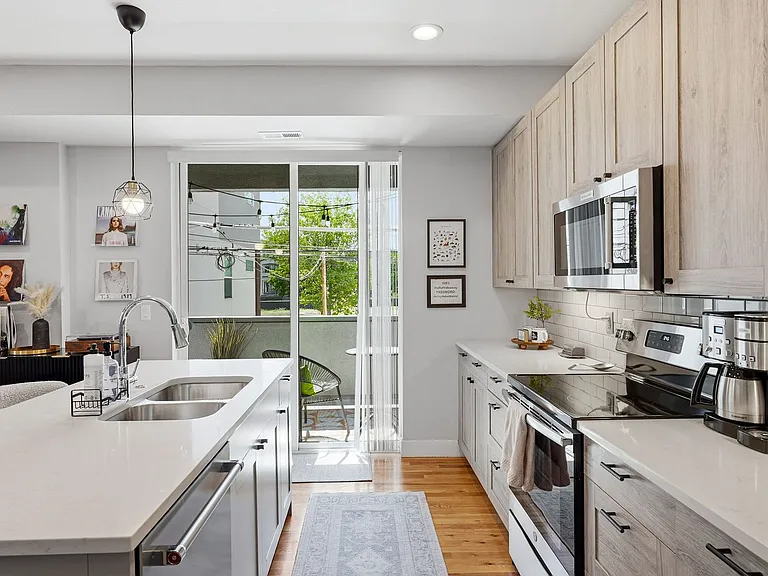 1731 Irving St #105 — Photo 26