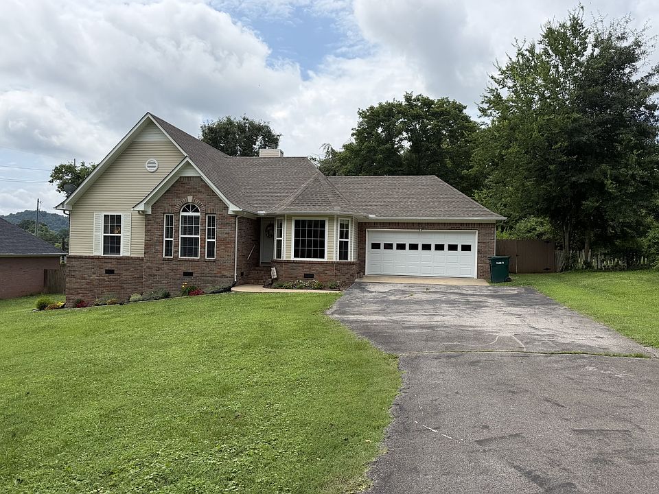 2nd image of 825 Yokley Ln