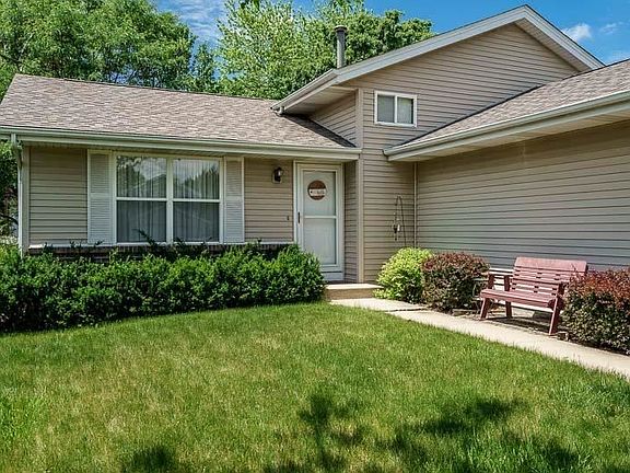 4th image of 378 Joyce Ave