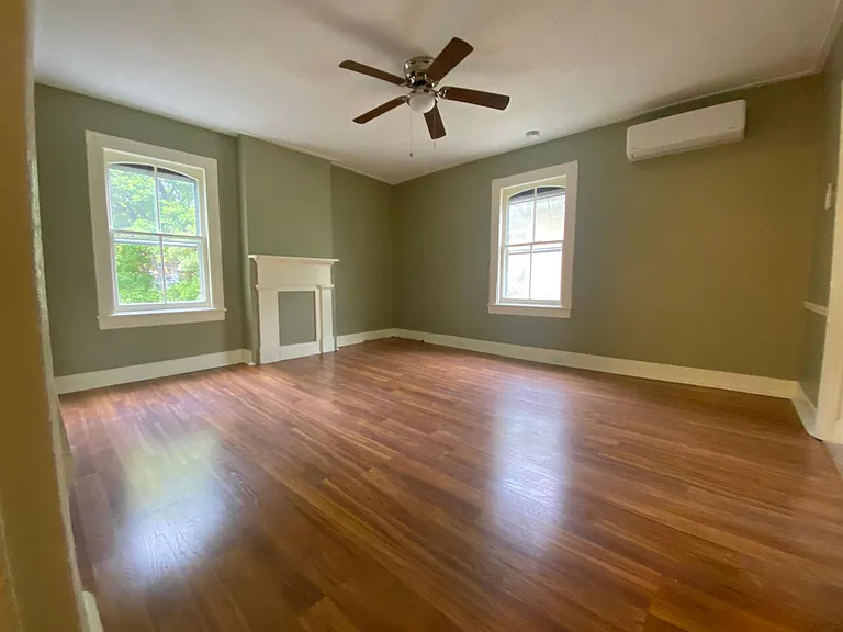 95 Wurts St #2 — Photo 8
