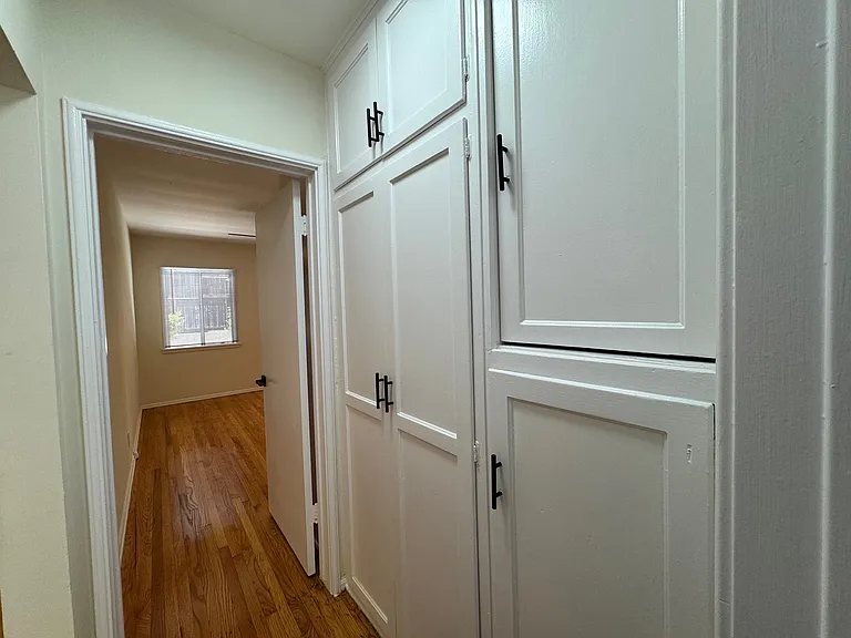 1728 1/2 N Gramercy Pl #1 — Photo 15