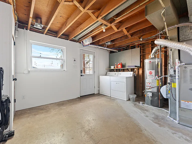 2421 N Sage St #A — Photo 33
