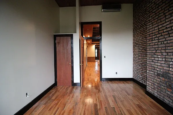 Rented by Hagstrom Management Inc | media 42