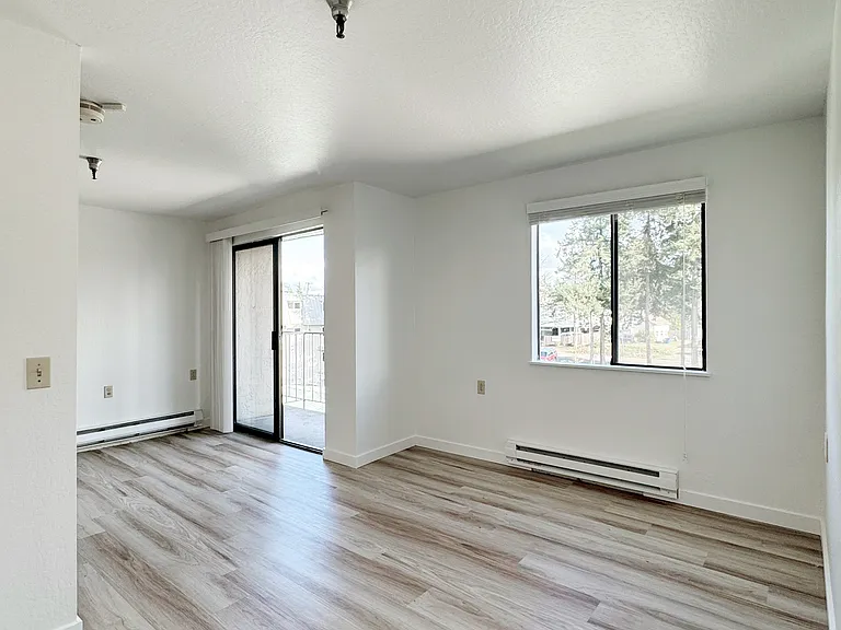 Unit 428 - Top Floor