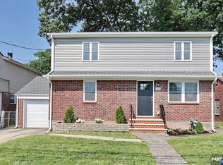 120 E 54th St, Elmwood Park, NJ 07407