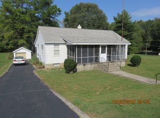 911 Maple St, Rosiclare, IL 62982