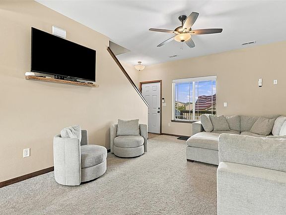 3rd image of 603 Croell Ave