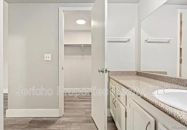 6350 Oak St #103 — Photo 16