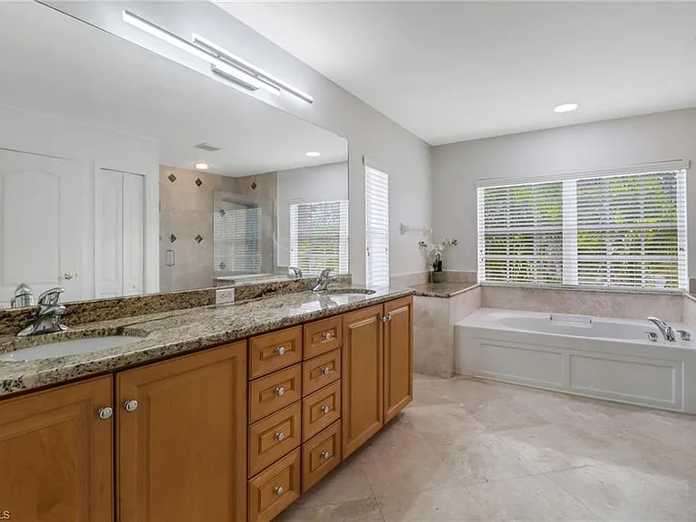 8271 Laurel Lakes Way — Photo 24
