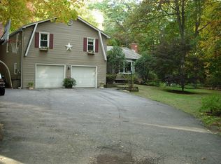 45 Mistletoe Dr, Southbury, CT 06488
