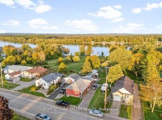 44 Lacroix Bay Rd, Whitewater Region, ON K0J2L0