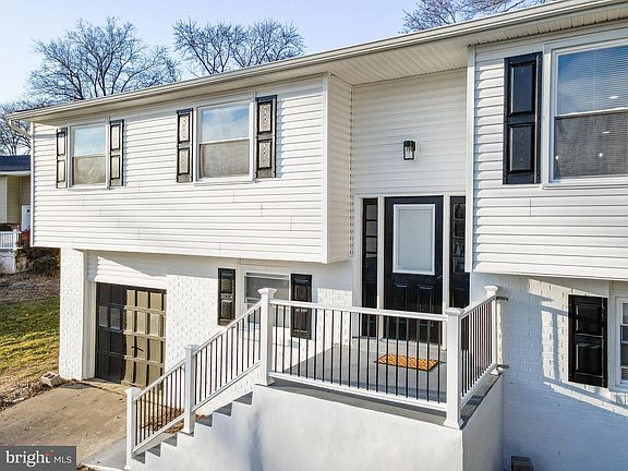 2nd image of 1711 Wembley Dr