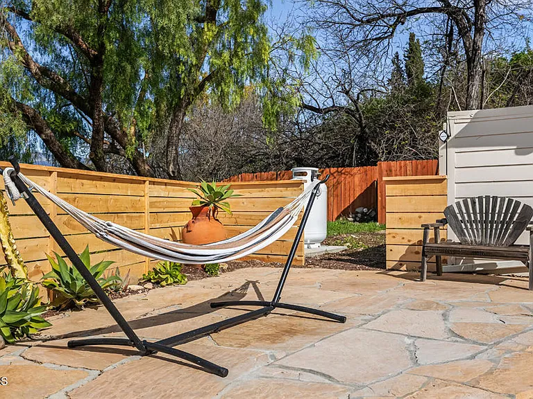 107 Alto Dr — Photo 9