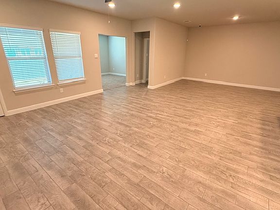 5th image of 1332 Honey Creek Dr